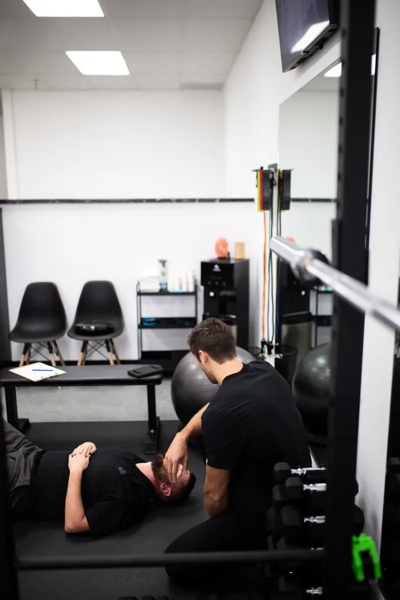 Chronic pain chiropractic treatment - tailored adjustments