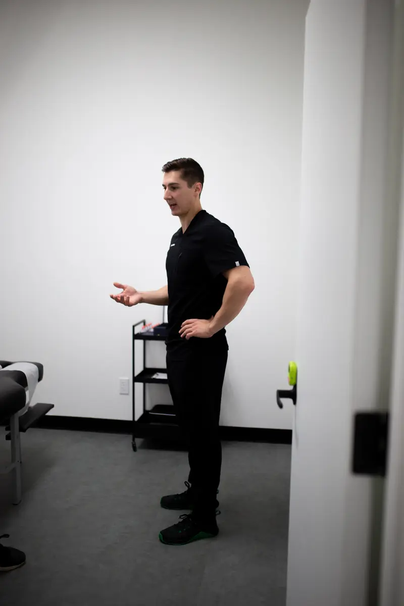 Chiropractic spinal examination for sciatica diagnosis